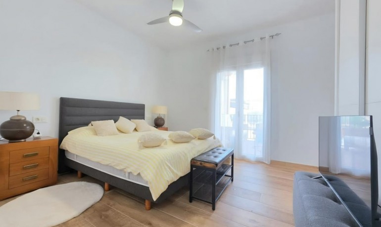 Sale - Finca / Country Property -
Pinoso - Pinoso - Country