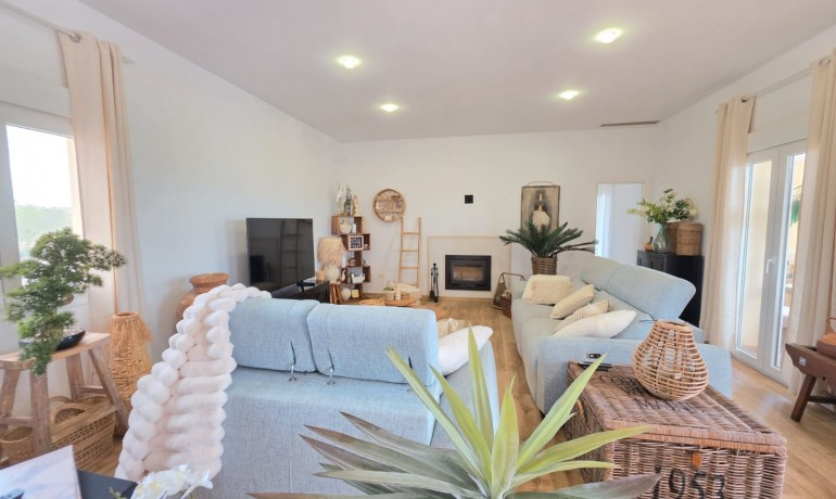 Sale - Finca / Country Property -
Pinoso - Pinoso - Country