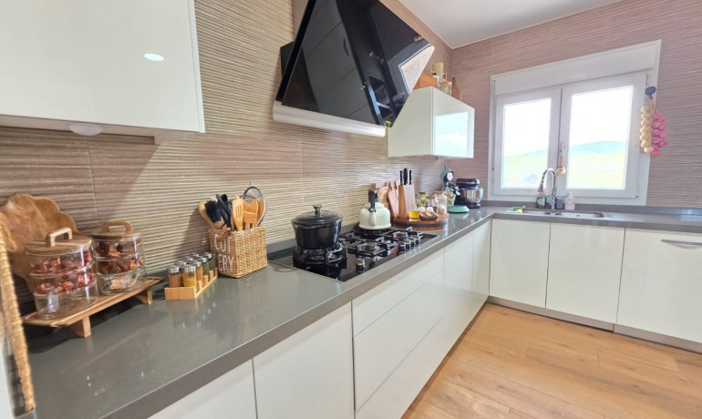 Sale - Finca / Country Property -
Pinoso - Pinoso - Country