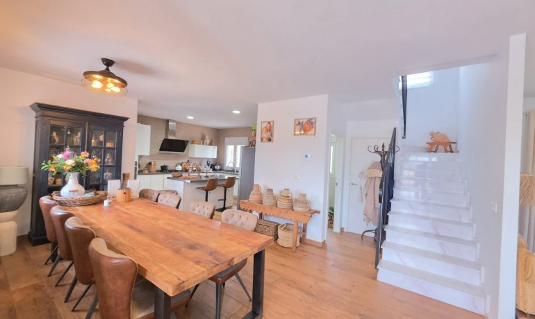 Sale - Finca / Country Property -
Pinoso - Pinoso - Country