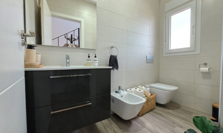 Sale - Finca / Country Property -
Pinoso - Pinoso - Country