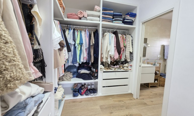 Sale - Finca / Country Property -
Pinoso - Pinoso - Country