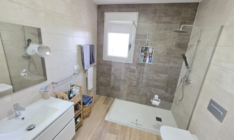 Sale - Finca / Country Property -
Pinoso - Pinoso - Country