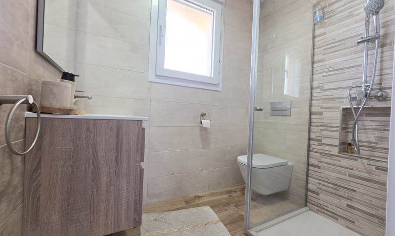 Sale - Finca / Country Property -
Pinoso - Pinoso - Country