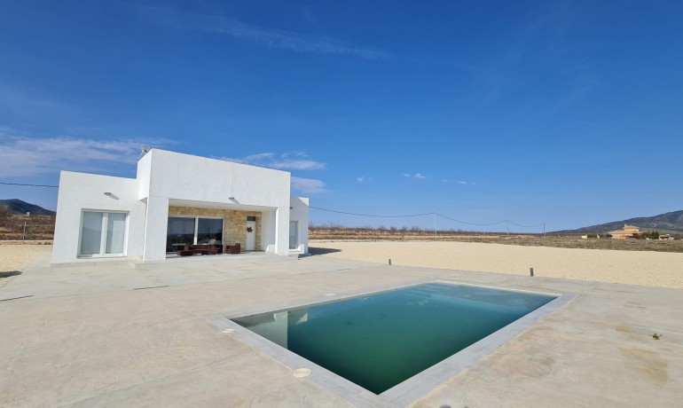 Sale - Finca / Country Property -
Pinoso - Pinoso - Country