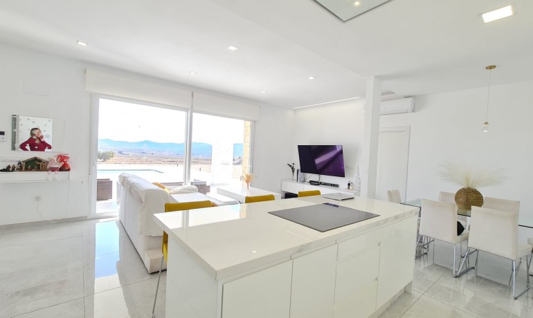 Sale - Finca / Country Property -
Pinoso - Pinoso - Country