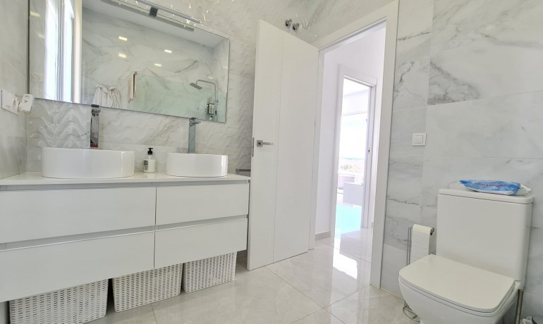 Sale - Finca / Country Property -
Pinoso - Pinoso - Country