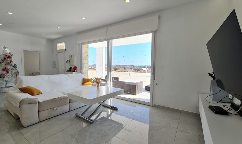 Sale - Finca / Country Property -
Pinoso - Pinoso - Country