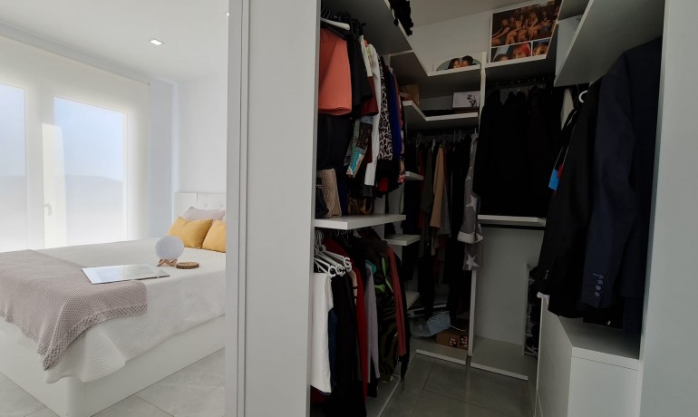 Sale - Finca / Country Property -
Pinoso - Pinoso - Country