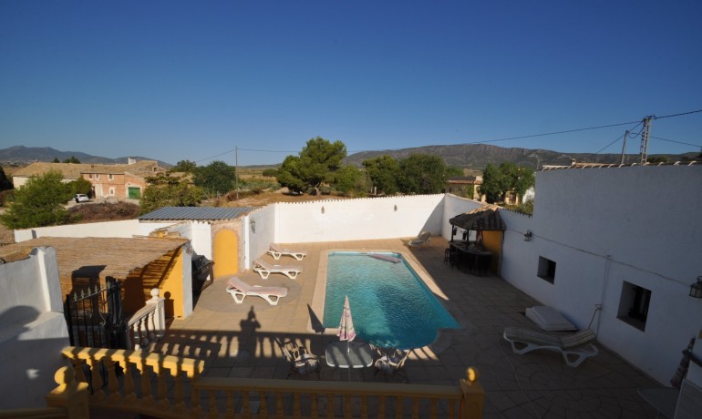 Herverkoop - Finca / Landgoed -
Pinoso - Pinoso - Town