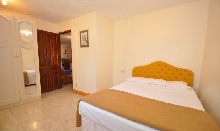 Herverkoop - Finca / Landgoed -
Pinoso - Pinoso - Town