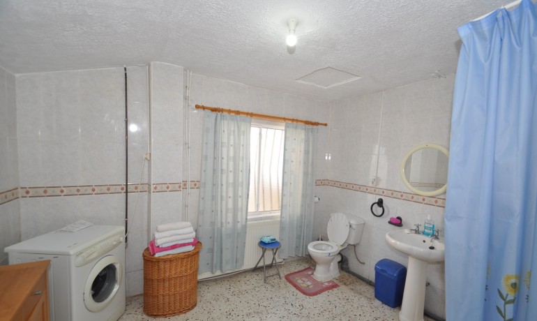 Herverkoop - Finca / Landgoed -
Pinoso - Pinoso - Town