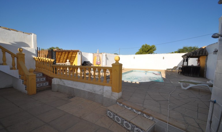 Herverkoop - Finca / Landgoed -
Pinoso - Pinoso - Town