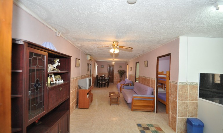 Herverkoop - Finca / Landgoed -
Pinoso - Pinoso - Town