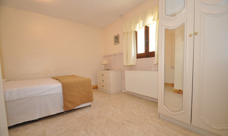 Herverkoop - Finca / Landgoed -
Pinoso - Pinoso - Town