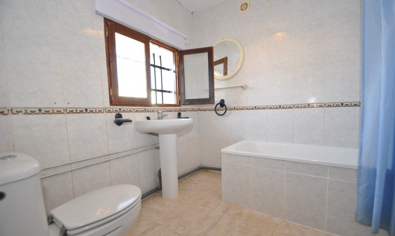 Herverkoop - Finca / Landgoed -
Pinoso - Pinoso - Town