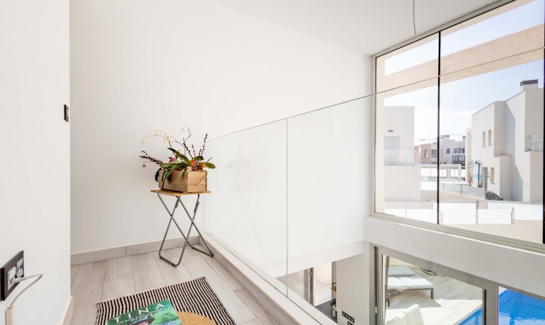 Herverkoop - Villa -
Orihuela Costa* - Lomas de Cabo Roig