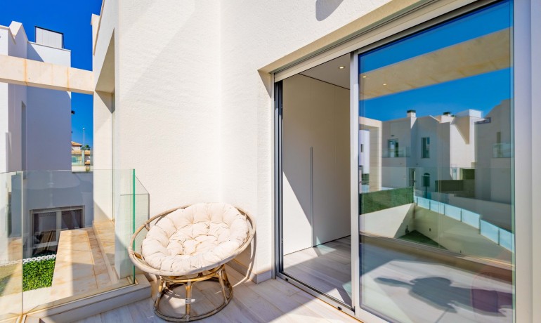 Herverkoop - Villa -
Orihuela Costa* - Lomas de Cabo Roig