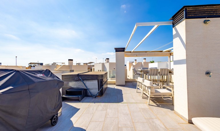 Herverkoop - Villa -
Orihuela Costa* - Lomas de Cabo Roig