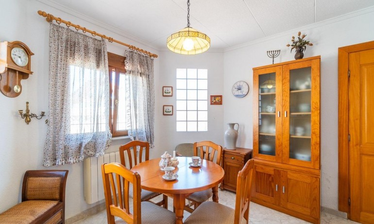 Sale - Villa -
San Fulgencio - La Marina