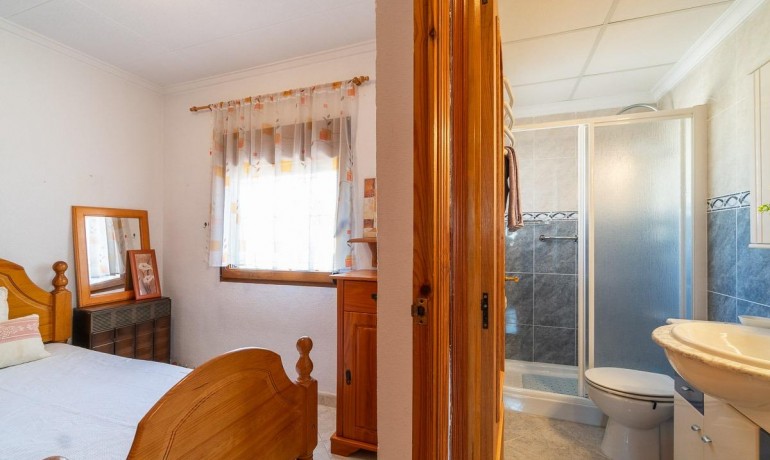 Sale - Villa -
San Fulgencio - La Marina