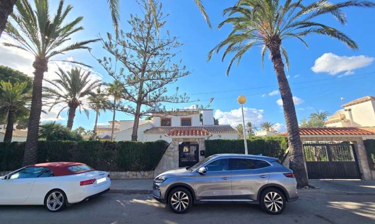 Venta - Villa * -
Orihuela Costa * - Cabo Roig *