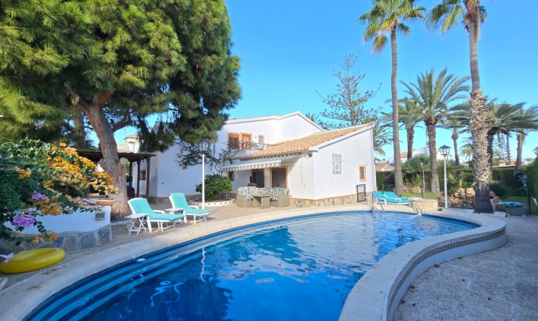 Venta - Villa * -
Orihuela Costa * - Cabo Roig *
