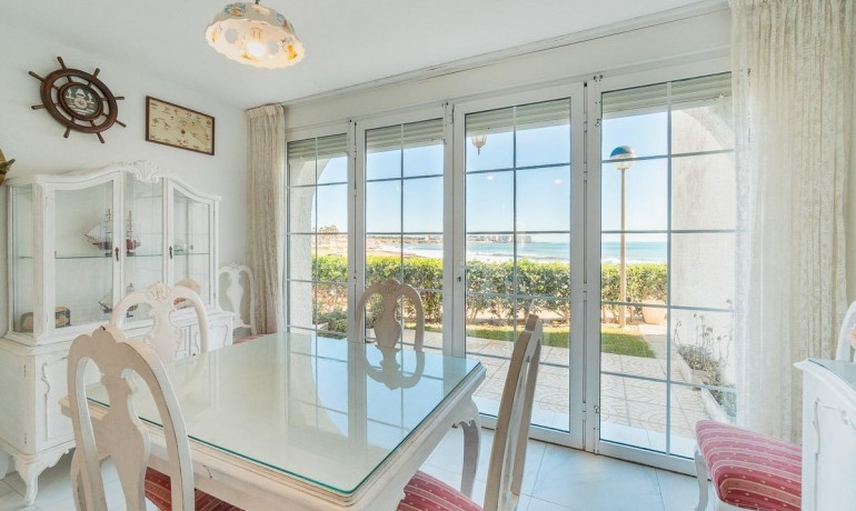 Herverkoop - Huis -
Orihuela Costa* - Playa Flamenca