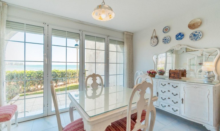 Herverkoop - Huis -
Orihuela Costa* - Playa Flamenca