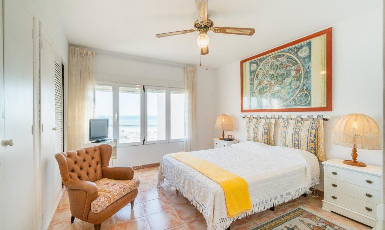 Herverkoop - Huis -
Orihuela Costa* - Playa Flamenca