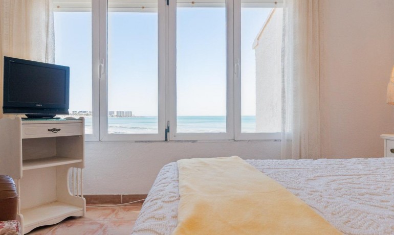 Herverkoop - Huis -
Orihuela Costa* - Playa Flamenca