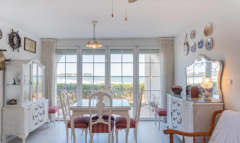 Herverkoop - Huis -
Orihuela Costa* - Playa Flamenca