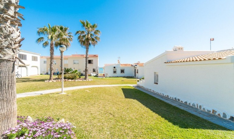 Herverkoop - Huis -
Orihuela Costa* - Playa Flamenca