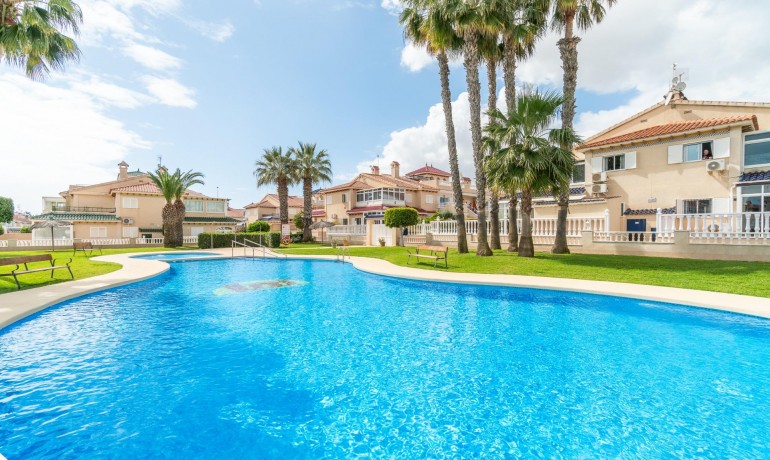Herverkoop - Villa -
Orihuela Costa* - Zeniamar-Horizonte-La Campana