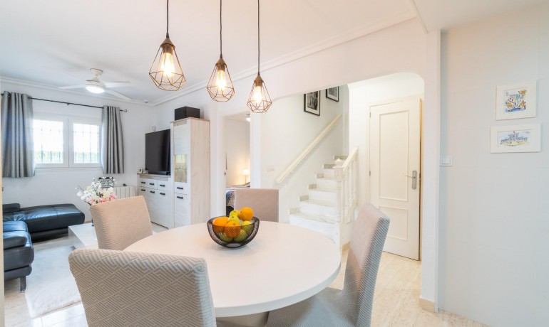 Herverkoop - Villa -
Orihuela Costa* - Zeniamar-Horizonte-La Campana