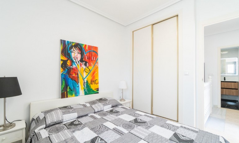 Herverkoop - Villa -
Orihuela Costa* - Zeniamar-Horizonte-La Campana