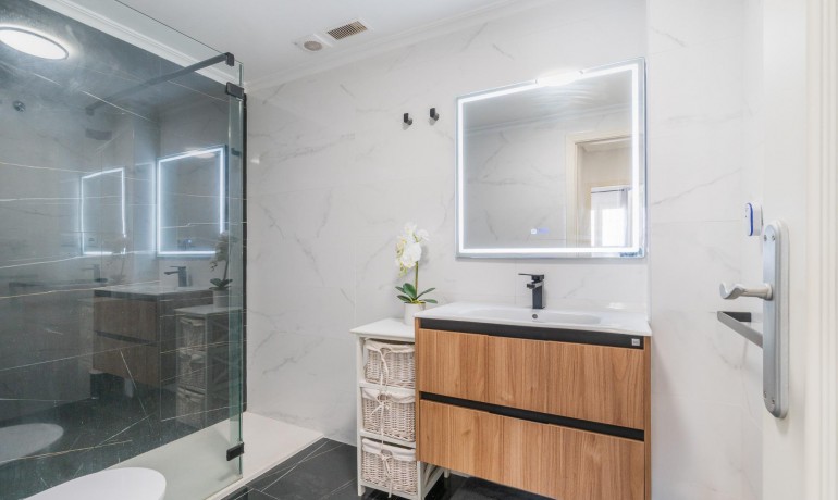 Herverkoop - Villa -
Orihuela Costa* - Zeniamar-Horizonte-La Campana