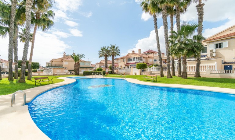 Herverkoop - Villa -
Orihuela Costa* - Zeniamar-Horizonte-La Campana