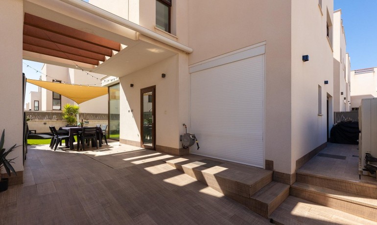 Venta - Villa -
Rojales - Pueblo bravo