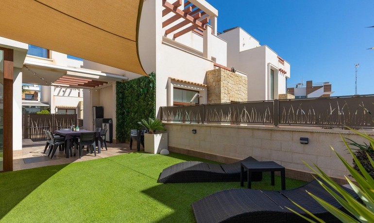 Venta - Villa -
Rojales - Pueblo bravo