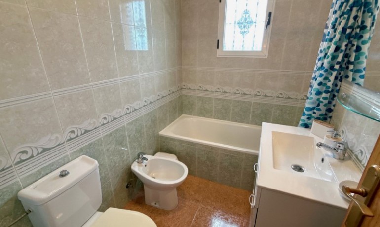 Herverkoop - Huis -
Orihuela* - Desamparados - Hurchillo - Torremendo