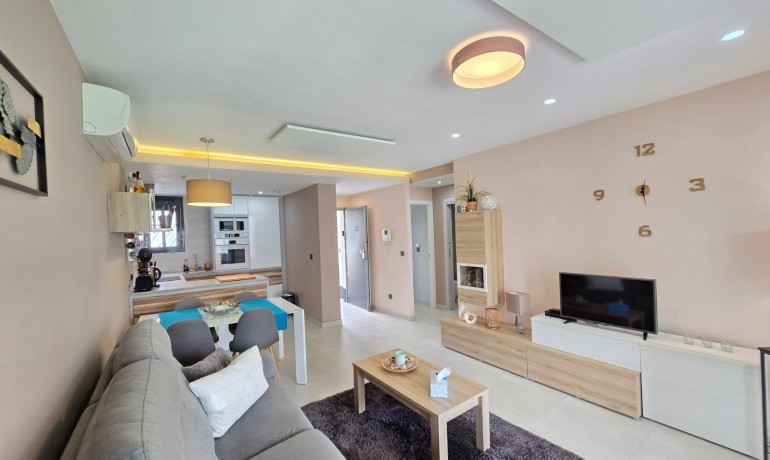 Herverkoop - Apartment / Flat * -
Orihuela Costa * - Punta Prima *