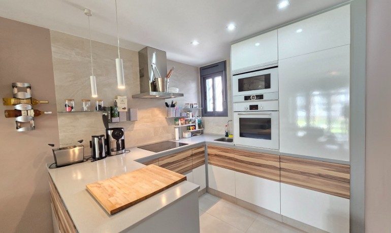 Herverkoop - Apartment / Flat * -
Orihuela Costa * - Punta Prima *