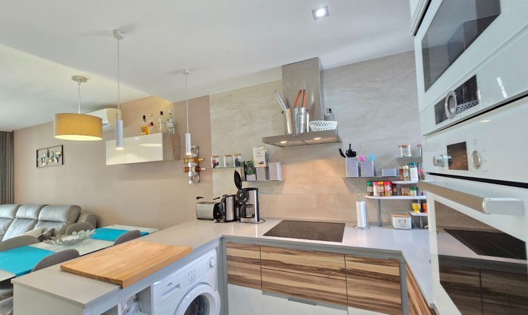 Herverkoop - Apartment / Flat * -
Orihuela Costa * - Punta Prima *