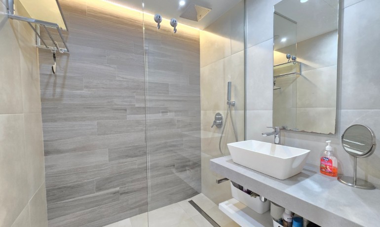 Herverkoop - Apartment / Flat * -
Orihuela Costa * - Punta Prima *