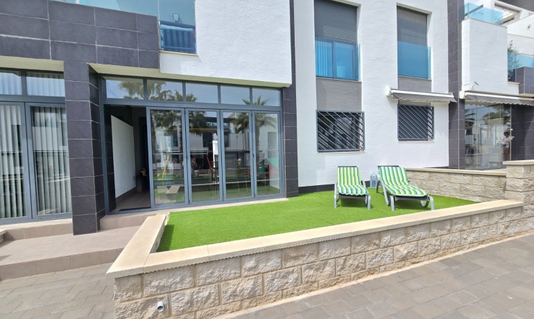 Herverkoop - Apartment / Flat * -
Orihuela Costa * - Punta Prima *