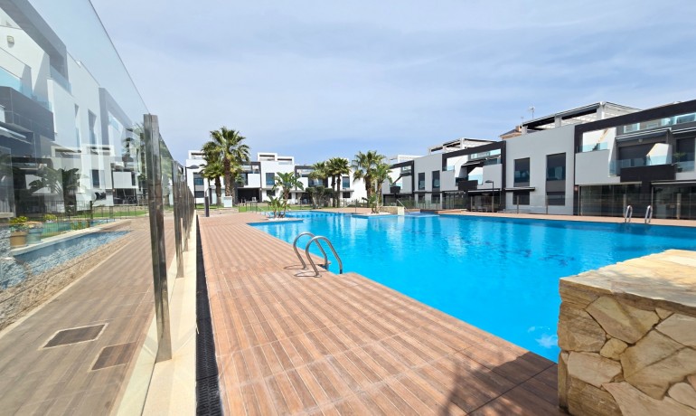 Herverkoop - Apartment / Flat * -
Orihuela Costa * - Punta Prima *