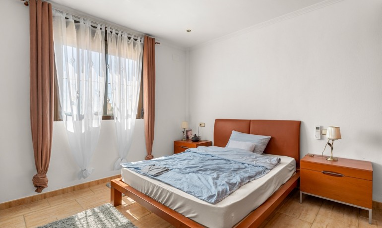 Venta - Finca -
Crevillente