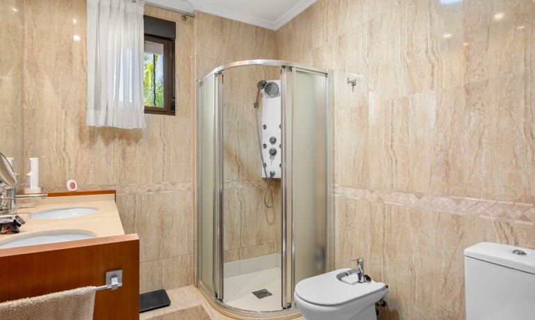 Venta - Finca -
Crevillente