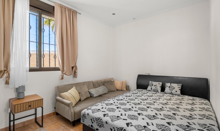 Venta - Finca -
Crevillente